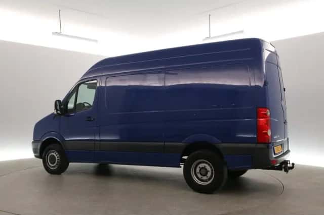 Volkswagen Crafter (2009) thumbnail 3