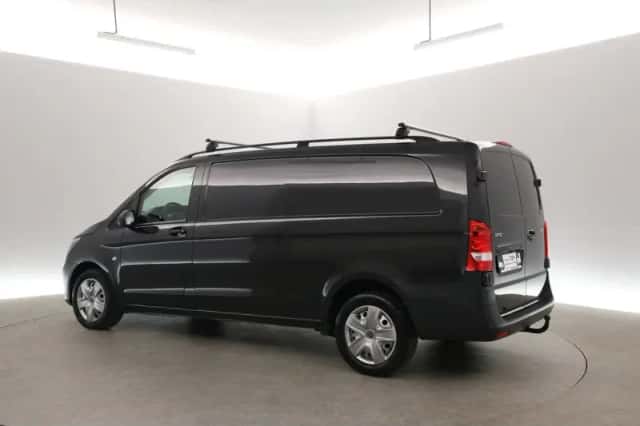 Mercedes-Benz Vito (2024) thumbnail 4