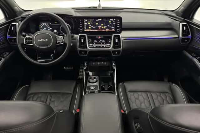 Kia Sorento (2022) thumbnail 2
