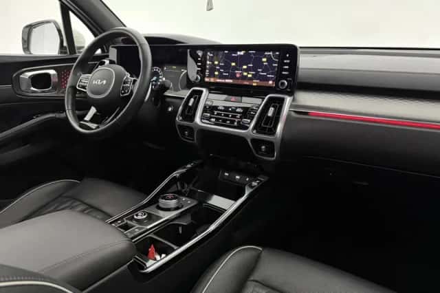 Kia Sorento (2022) thumbnail 4
