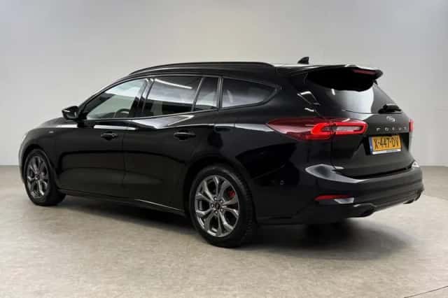 Ford Focus (2023) thumbnail 3