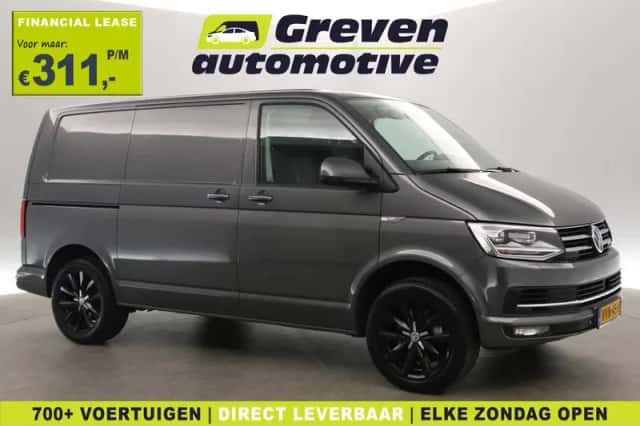 Volkswagen Transporter (2018) thumbnail 1
