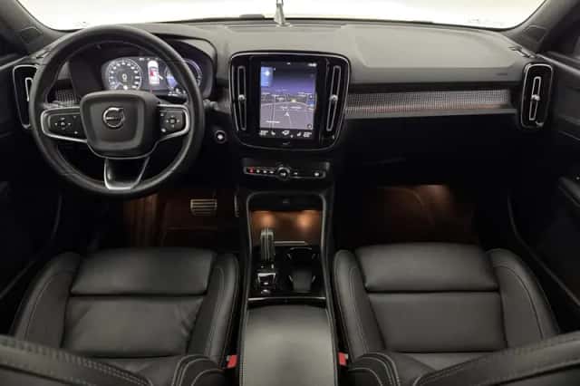 Volvo XC40 (2020) thumbnail 2
