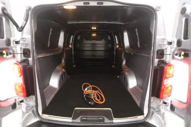 Opel Vivaro-e (2022) thumbnail 3