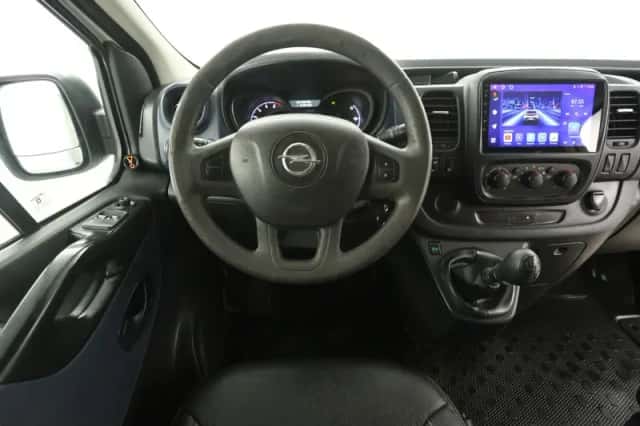 Opel Vivaro (2014) thumbnail 2