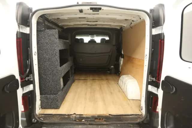 Opel Vivaro (2014) thumbnail 4