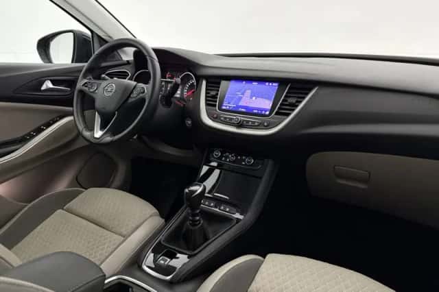 Opel Grandland (2018) thumbnail 4