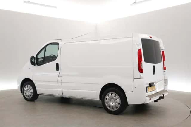 Renault Trafic (2010) thumbnail 4