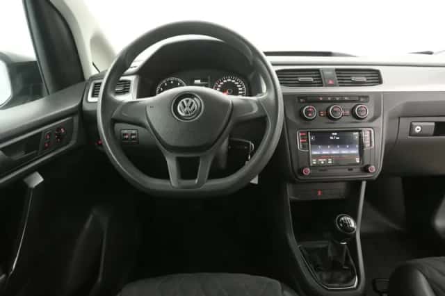Volkswagen Caddy (2016) thumbnail 2
