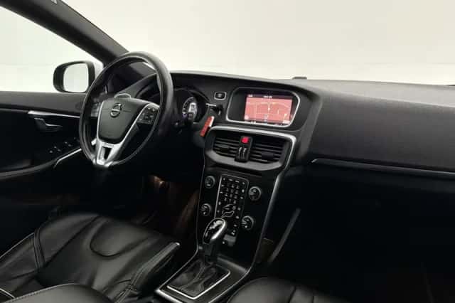 Volvo V40 (2018) thumbnail 4