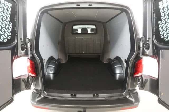 Volkswagen Transporter (2020) thumbnail 4