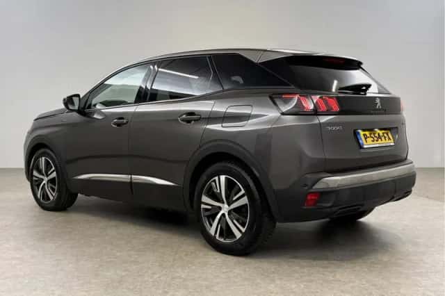 Peugeot 3008 (2022) thumbnail 3