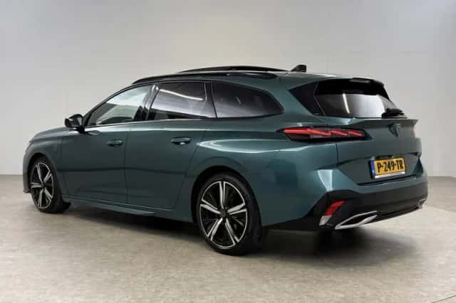 Peugeot 308 (2022) thumbnail 3