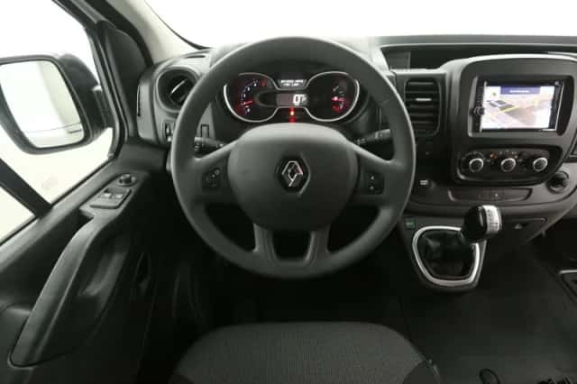 Renault Trafic (2021) thumbnail 2
