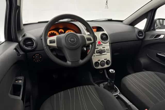 Opel Corsa (2008) thumbnail 5