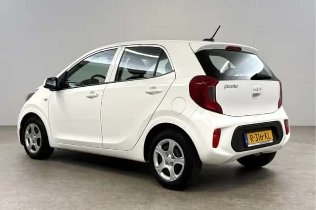 Kia Picanto (2022) thumbnail 3