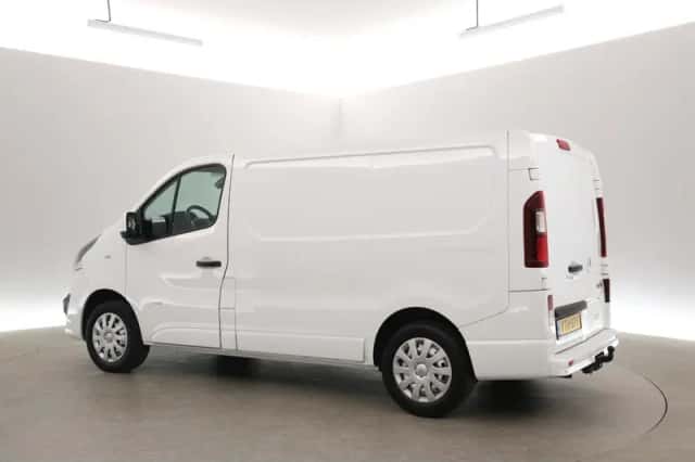 Opel Vivaro (2016) thumbnail 4