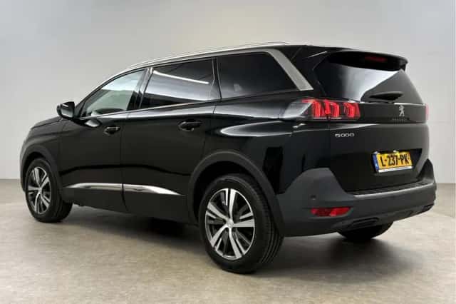 Peugeot 5008 (2021) thumbnail 3