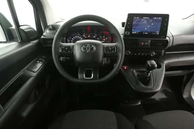 Toyota Proace (2024) thumbnail 2
