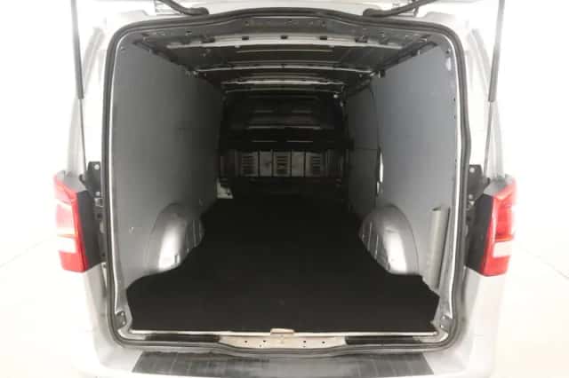 Mercedes-Benz Vito (2018) thumbnail 3