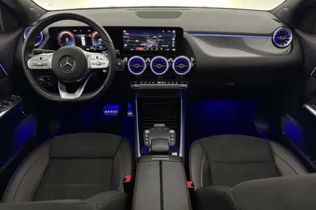 Mercedes-Benz GLA (2022) thumbnail 2