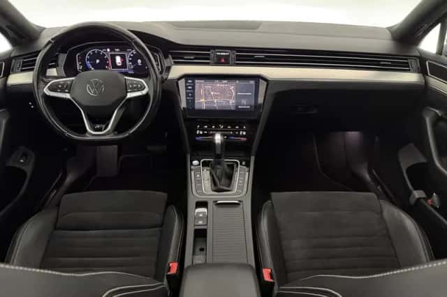 Volkswagen Passat (2020) thumbnail 2