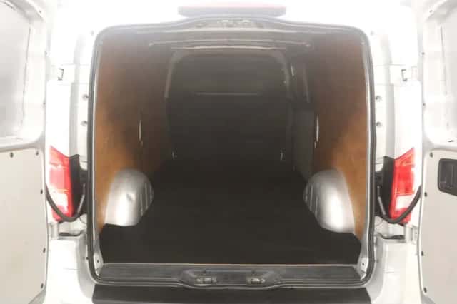 Mercedes-Benz Vito (2020) thumbnail 3