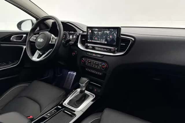 Kia Ceed (2021) thumbnail 4