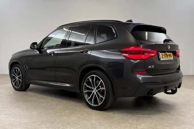 BMW X3 (2021) thumbnail 3