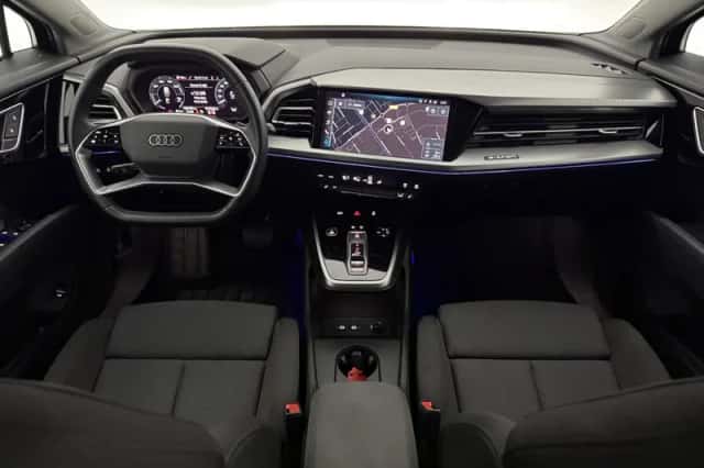 Audi Q4 e-tron (2022) thumbnail 2