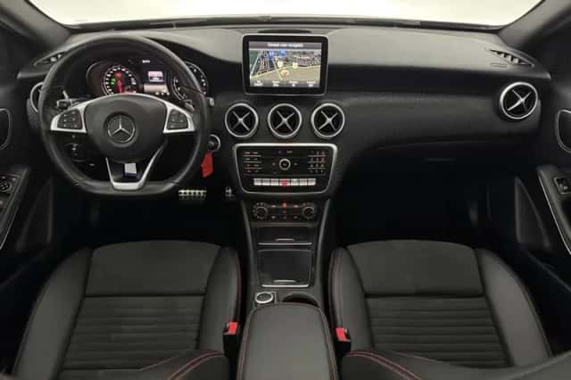 Mercedes-Benz A-Klasse (2016) thumbnail 2