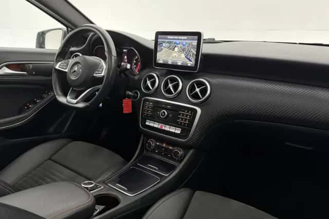 Mercedes-Benz A-Klasse (2016) thumbnail 4