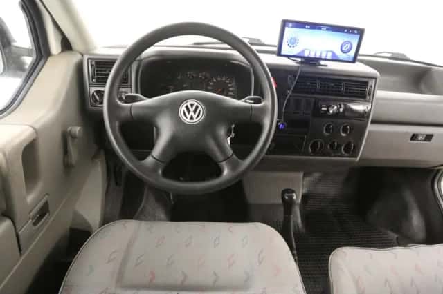 Volkswagen Transporter (2000) thumbnail 2
