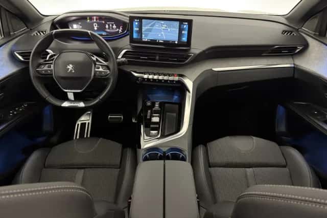 Peugeot 3008 (2023) thumbnail 2