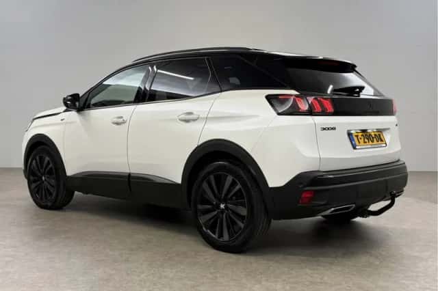 Peugeot 3008 (2023) thumbnail 3