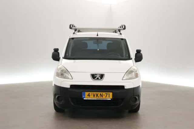 Peugeot Partner (2010) thumbnail 6