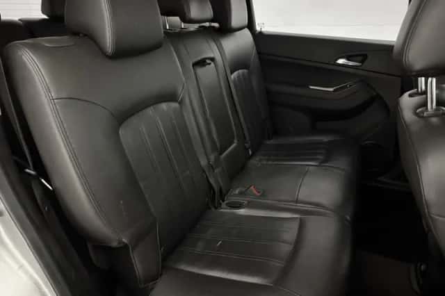 Chevrolet Orlando (2011) thumbnail 4