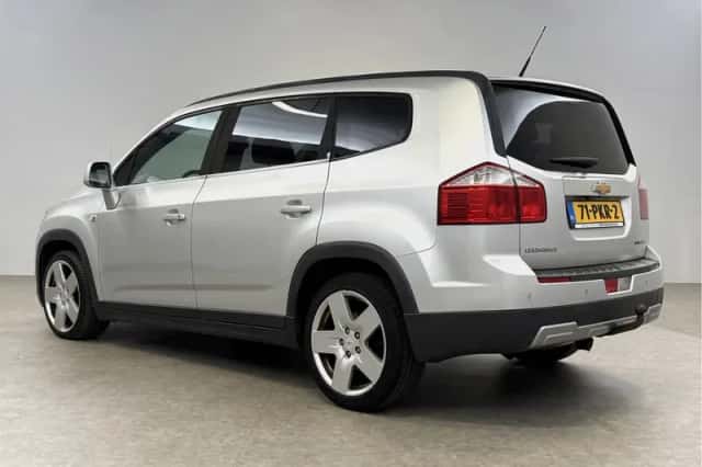 Chevrolet Orlando (2011) thumbnail 5