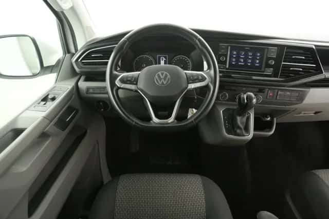 Volkswagen Transporter (2023) thumbnail 2