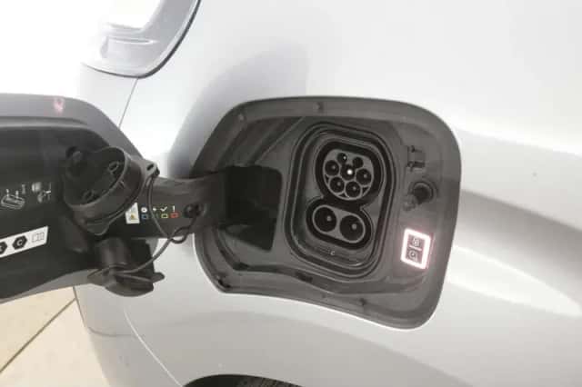 Opel Vivaro-e (2021) thumbnail 6
