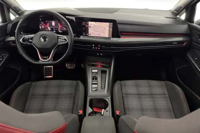 Volkswagen Golf (2020) thumbnail 2