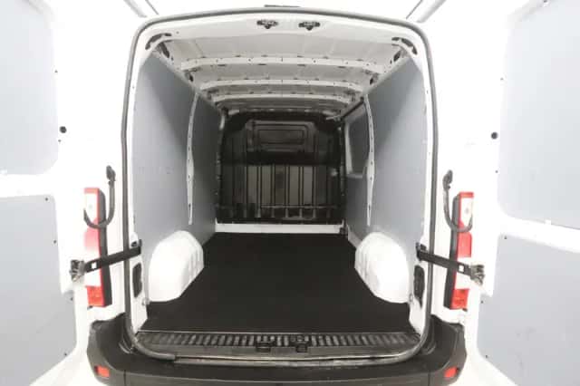 Renault Master (2018) thumbnail 3