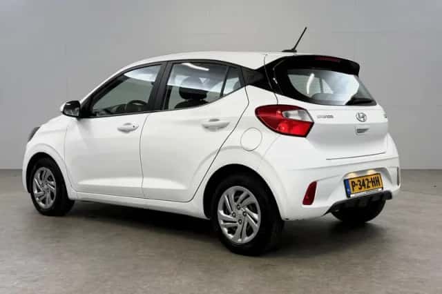 Hyundai i10 (2022) thumbnail 3