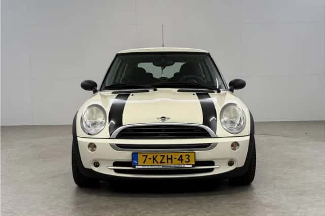 MINI Cooper (2007) thumbnail 6