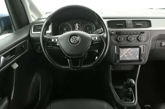 Volkswagen Caddy (2015) thumbnail 2