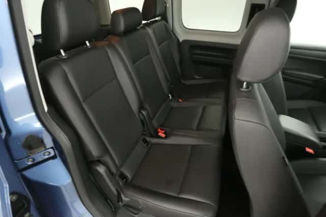 Volkswagen Caddy (2015) thumbnail 3