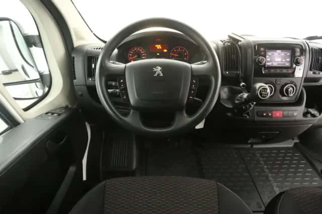 Peugeot Boxer (2021) thumbnail 2