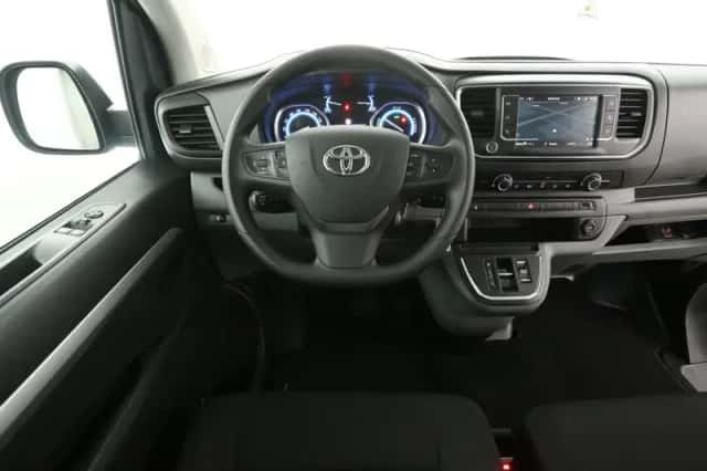 Toyota Proace (2022) thumbnail 2