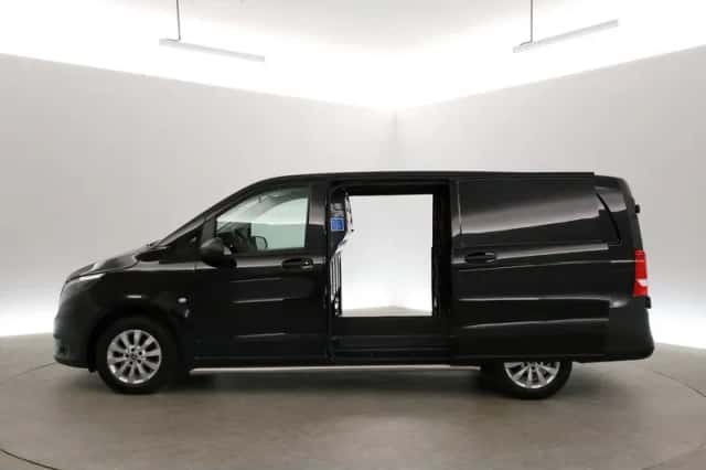 Mercedes-Benz Vito (2022) thumbnail 4