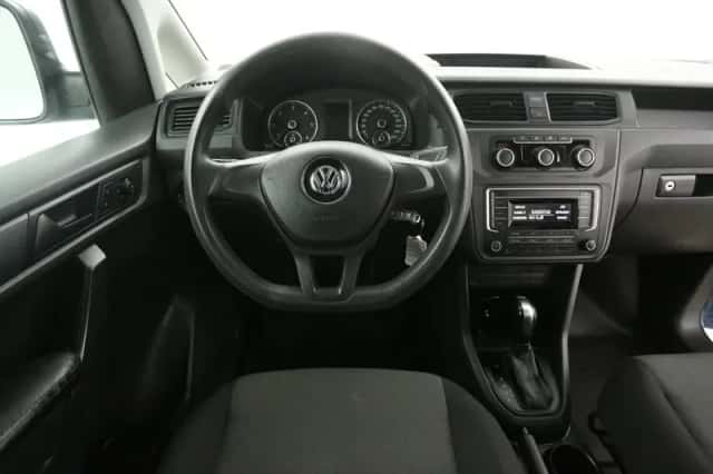 Volkswagen Caddy (2017) thumbnail 2